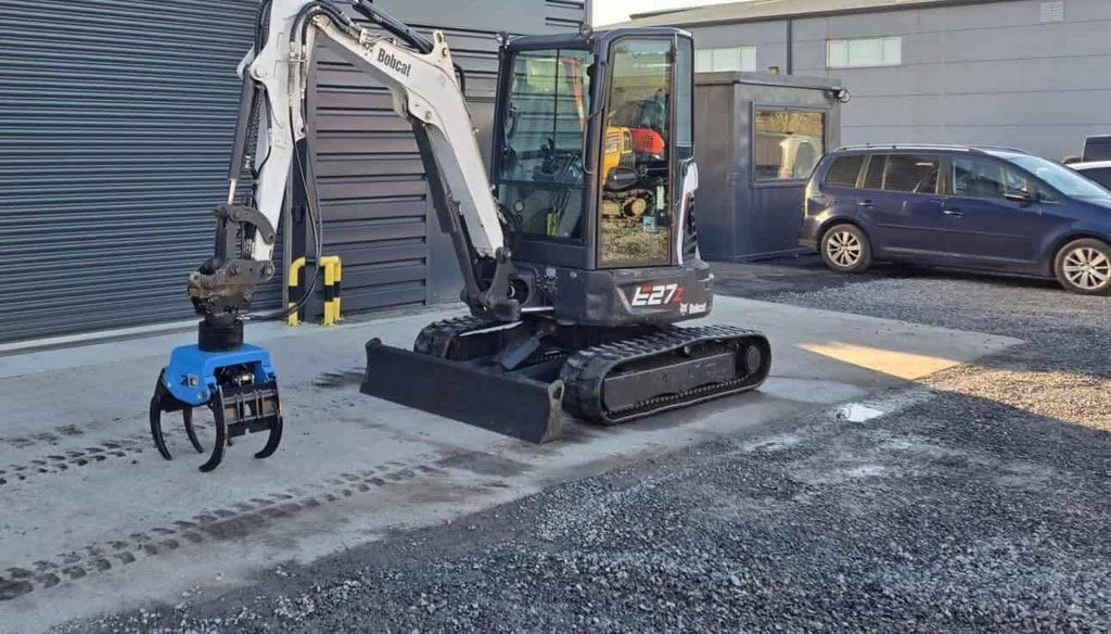 Mini pelle BOBCAT E27z - 2,7 Tonnes - 2019 + Pince à grume rotative
