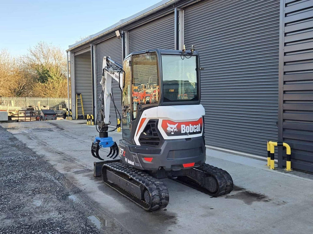 Mini pelle BOBCAT E27z - 2,7 Tonnes - 2019 + Pince à grume rotative