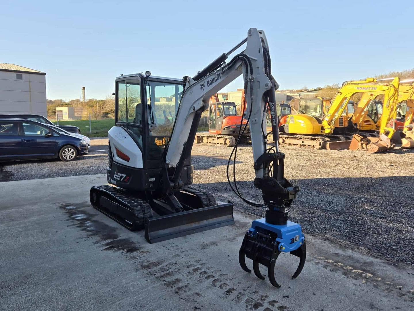 Mini pelle BOBCAT E27z - 2,7 Tonnes - 2019 + Pince à grume rotative