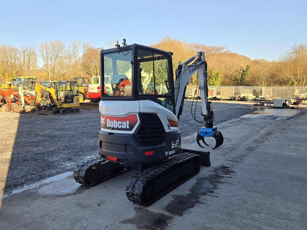 Mini pelle BOBCAT E27z - 2,7 Tonnes - 2019 + Pince à grume rotative