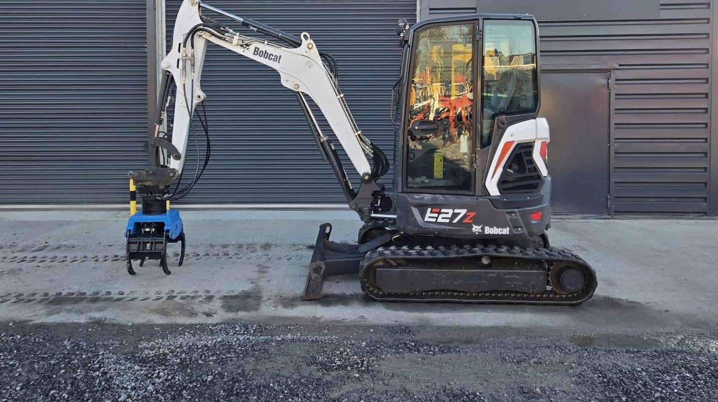 Mini pelle BOBCAT E27z - 2,7 Tonnes - 2019 + Pince à grume rotative
