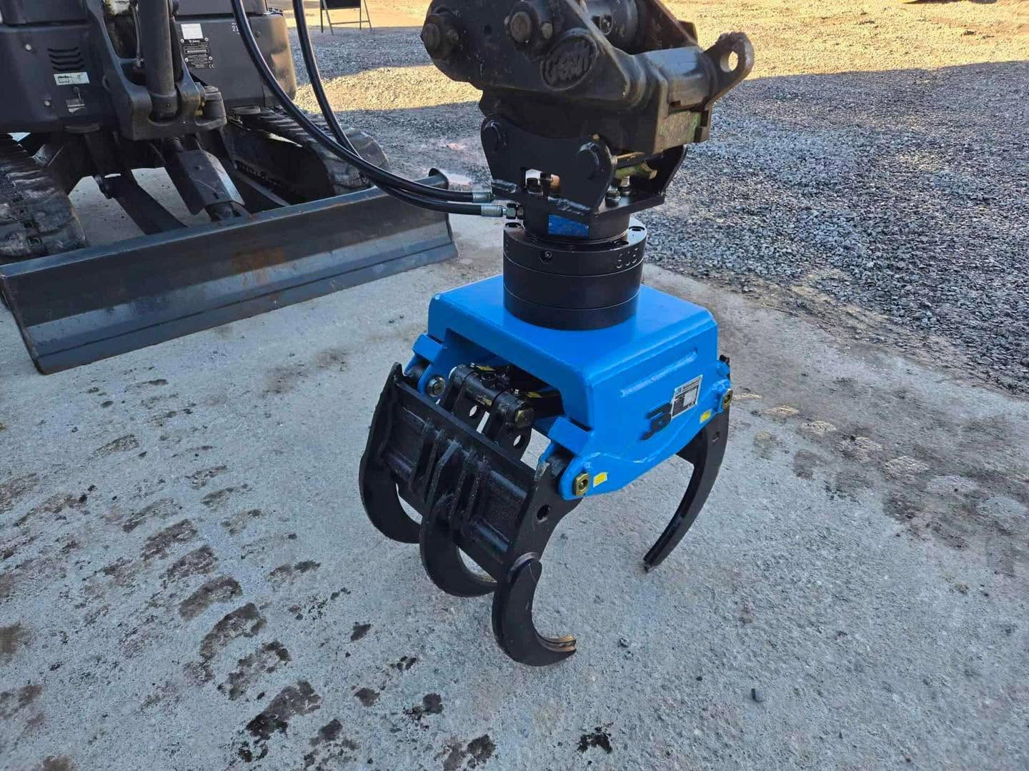 Mini pelle BOBCAT E27z - 2,7 Tonnes - 2019 + Pince à grume rotative