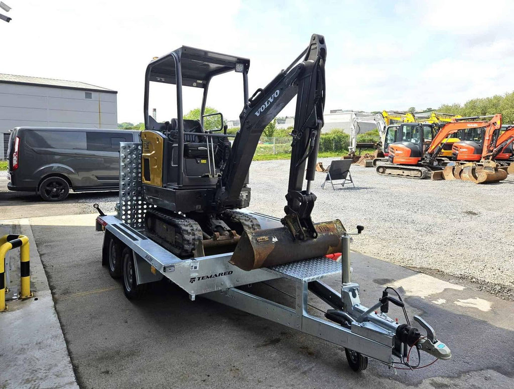 Mini Pelle VOLVO - 1,5 Tonne - 2019 + Remorque Temared