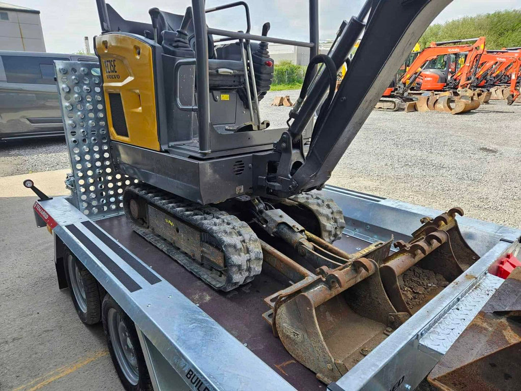 Mini Pelle VOLVO - 1,5 Tonne - 2019 + Remorque Temared