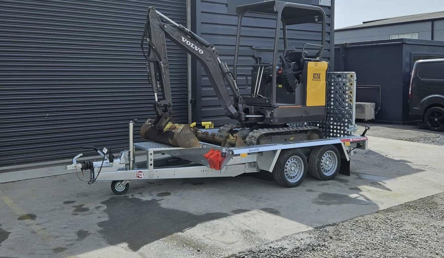 Mini Pelle VOLVO - 1,5 Tonne - 2019 + Remorque Temared