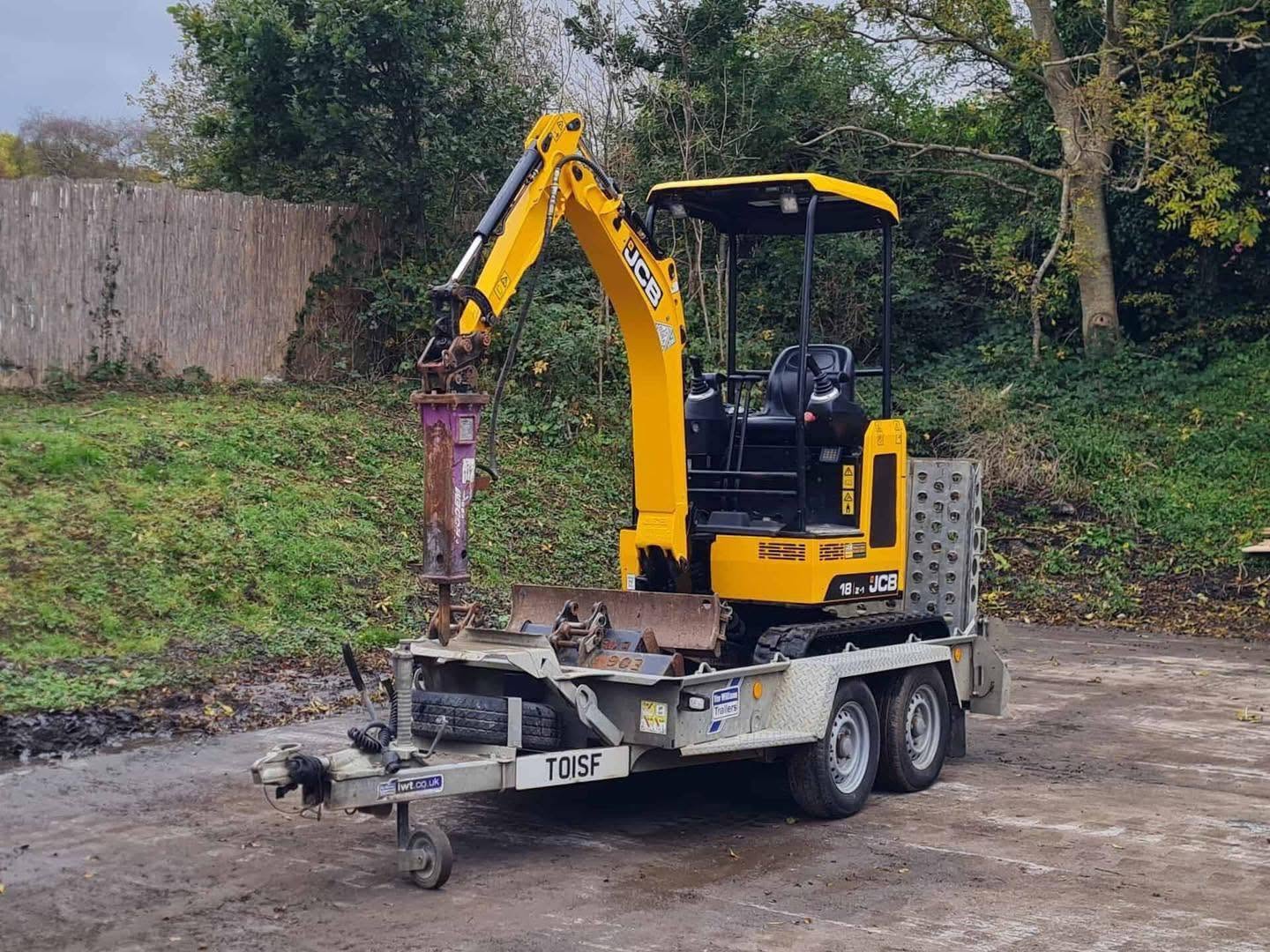 Mini pelle JCB 18Z - 1,8 Tonne - 2021 + Remorque IFOR Williams