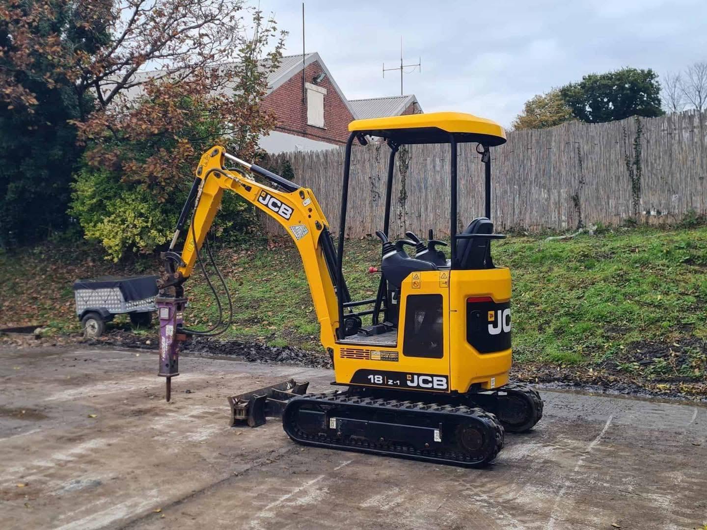 Mini pelle JCB 18Z - 1,8 Tonne - 2021 + Remorque IFOR Williams