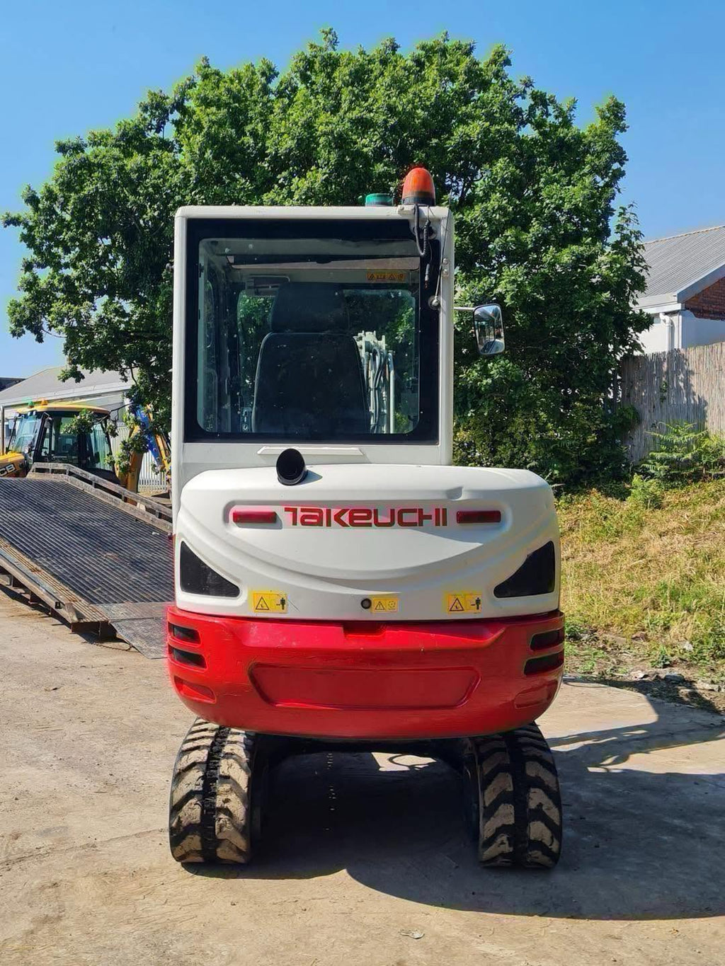 Mini pelle TAKEUCHI TB230 - 2,8 Tonnes - 2016