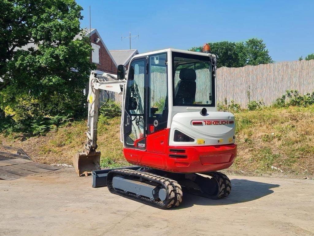 Mini pelle TAKEUCHI TB230 - 2,8 Tonnes - 2016