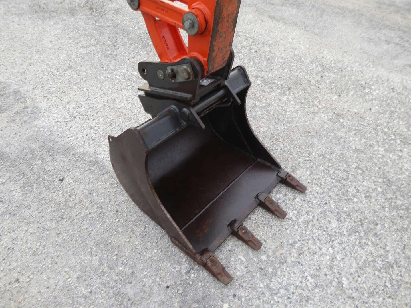 Mini pelle KUBOTA U27-4 - 2,7 Tonnes - 2016