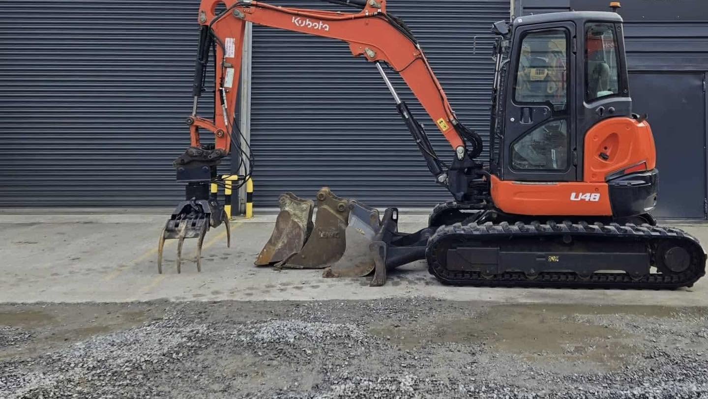 Pelle KUBOTA U48-4 - 5 Tonnes + Grappin Rotatif - 2015