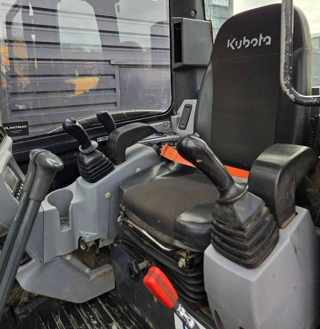 Pelle KUBOTA U48-4 - 5 Tonnes + Grappin Rotatif - 2015